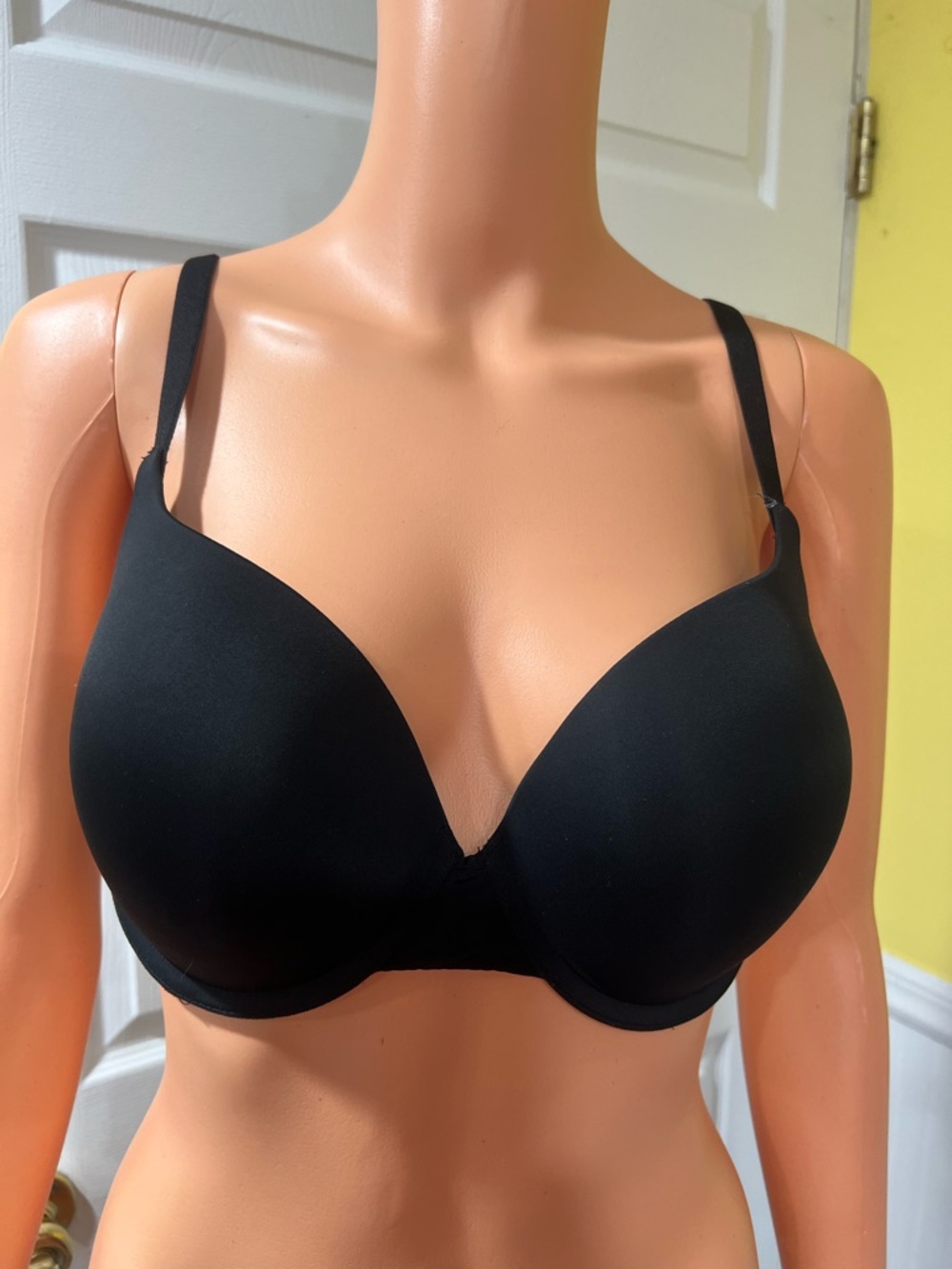 Victoria's Secret Black Molded T-Shirt Bra - Smooth Contour